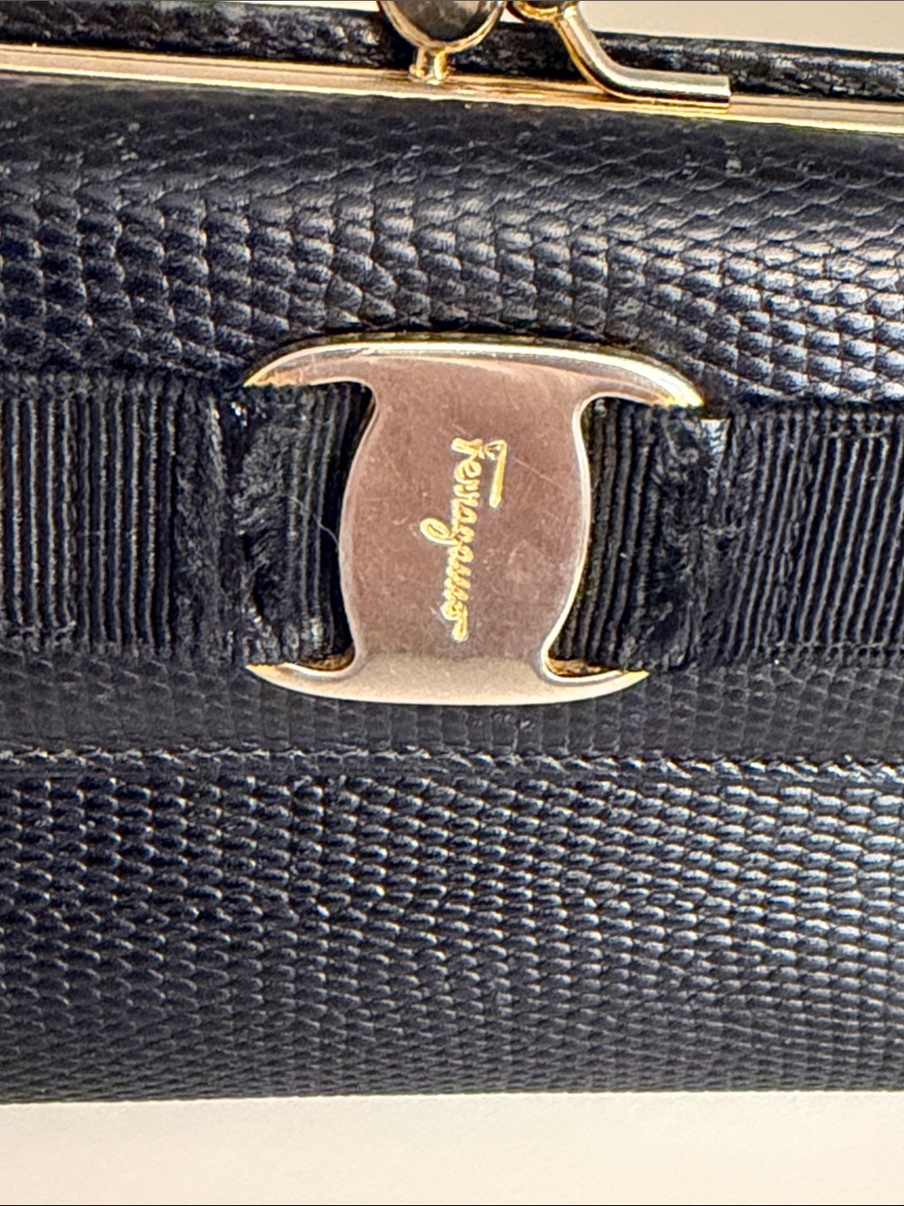 Vintage Salvatore Ferragamo Vara Bow Lizard-Embossed Continental Clutch - Picture 2 of 13